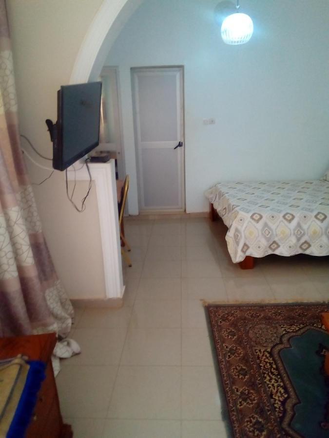 Hotel Paradialaw Dakar Buitenkant foto