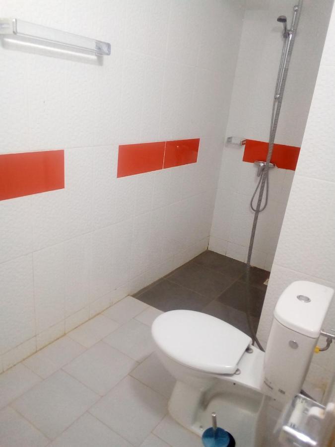 Hotel Paradialaw Dakar Buitenkant foto
