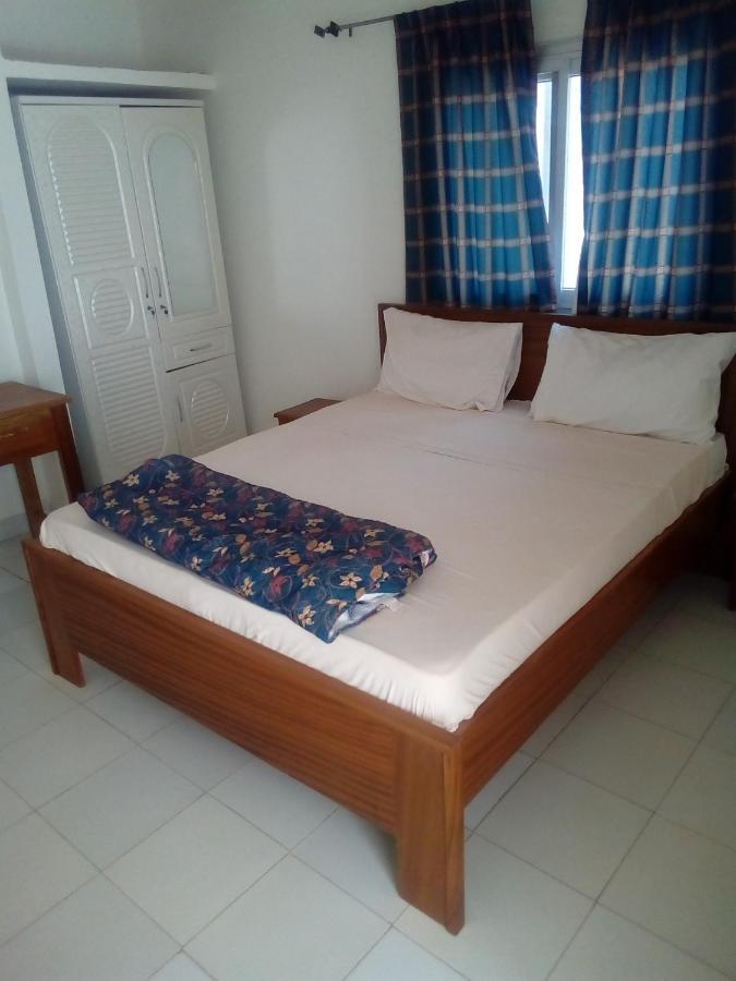 Hotel Paradialaw Dakar Buitenkant foto